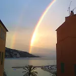 Joli Vue Mer, Vieille *