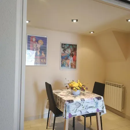 Joli Vue Mer, Vieille 芒通