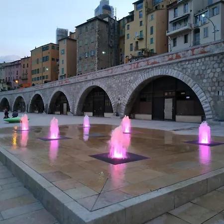 Joli Vue Mer, Vieille