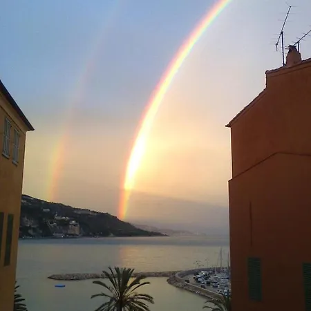 Joli Vue Mer, Vieille *