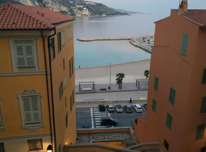 Joli Vue Mer, Vieille